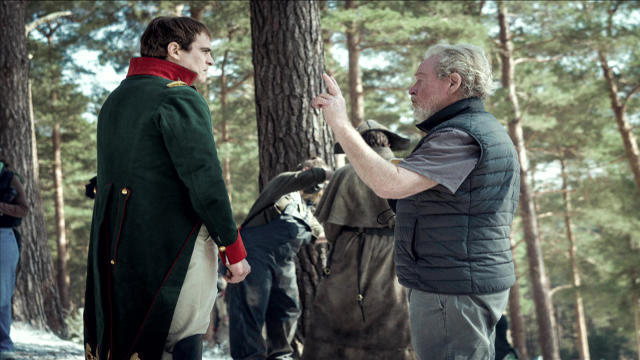 ridley-scott-directs-joaquin-phoenix-napoleon.jpg 